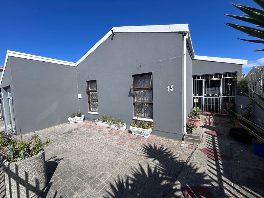 4 Bedroom Property for Sale in Strandfontein Village Western Cape